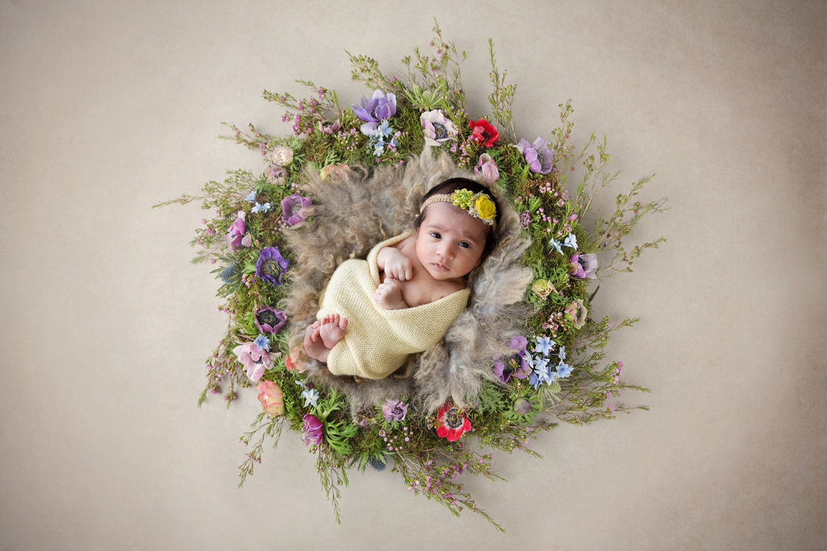 newborn in flowers296