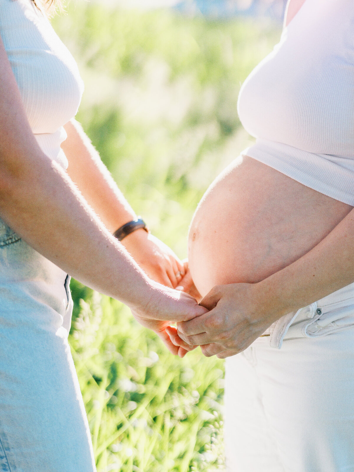 Lesbian Couple Pregnancy Photo_3