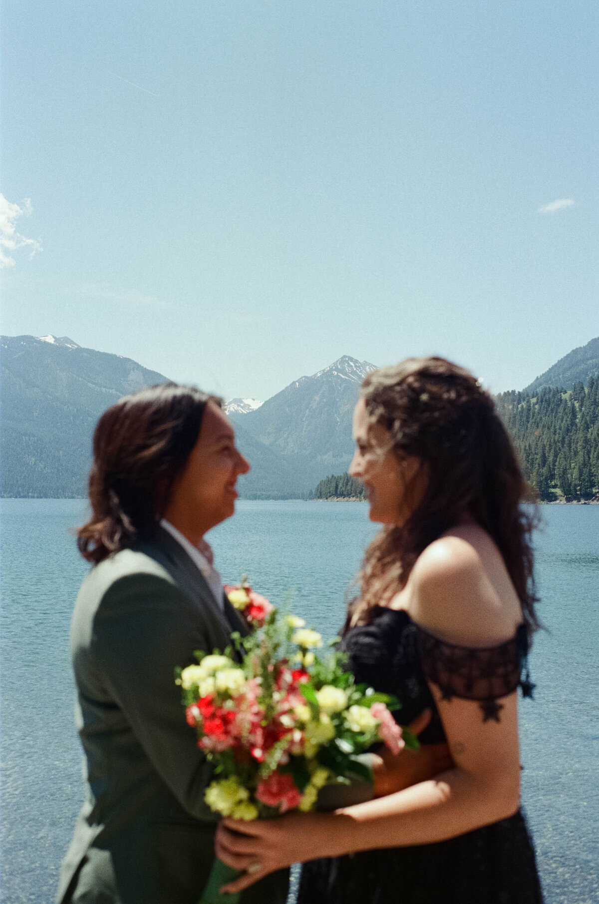 Lakeside_Brenda&JanieElopementPhotos_OregonWeddingPhotographer_KuroCreativeHouse-28