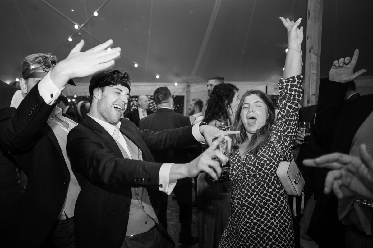 Late-night-wedding-photos-1015