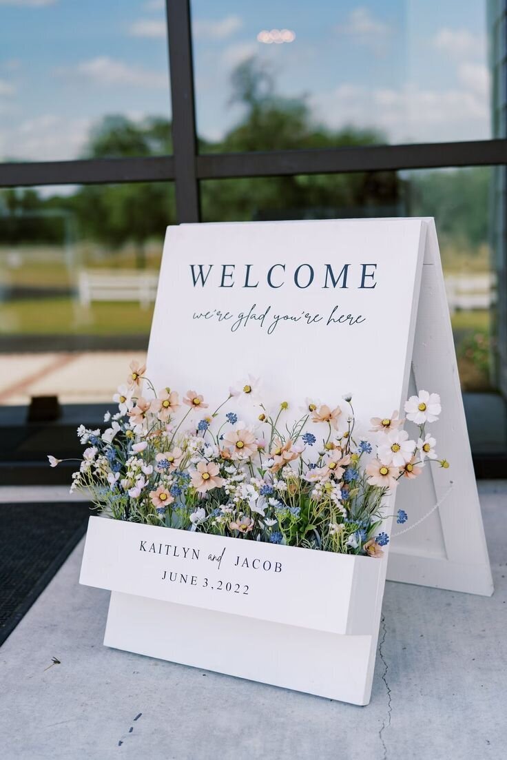 Welcome Sign with Flowers3