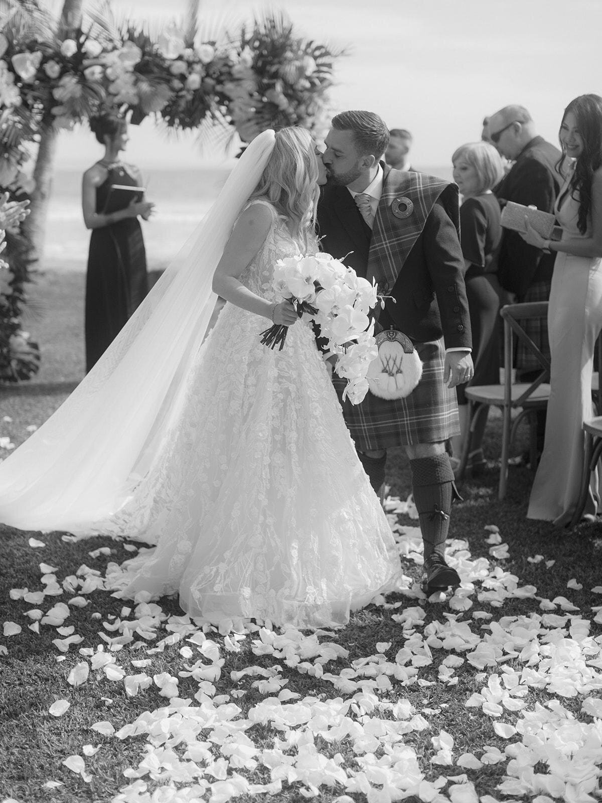 Maui-Hawaii-Wedding-Timeless-Elegance-Bre-Jane-Photography-19