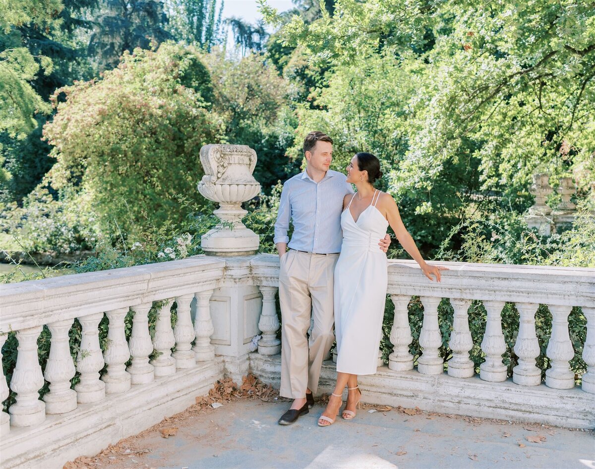 Destination Wedding Photographer in Stockholm helloalora Anna Lundgren wedding portraits in El Retiro Park in Madrid14