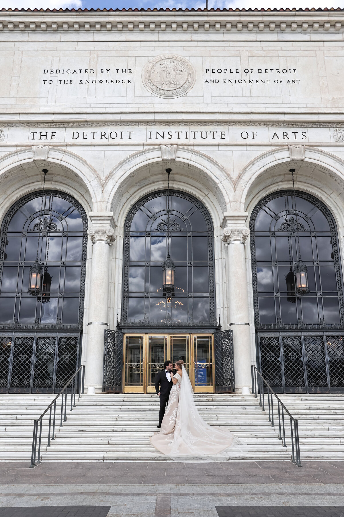 Detroit wedding photographer. Detroit Institute of arts. Detroit's wedding Photographer Kai Davis 