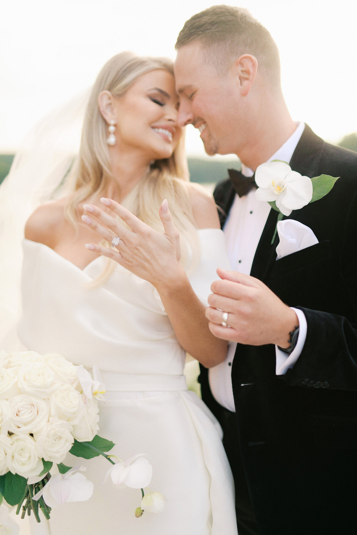 Barn at Smith Lake Wedding Photographer-64