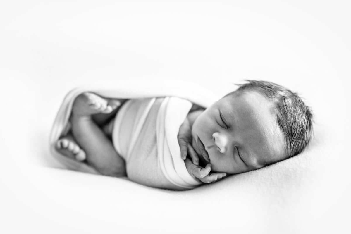 NEW NEWBORN ERIKA LYNN PHOTOGRAPHY BW(30)