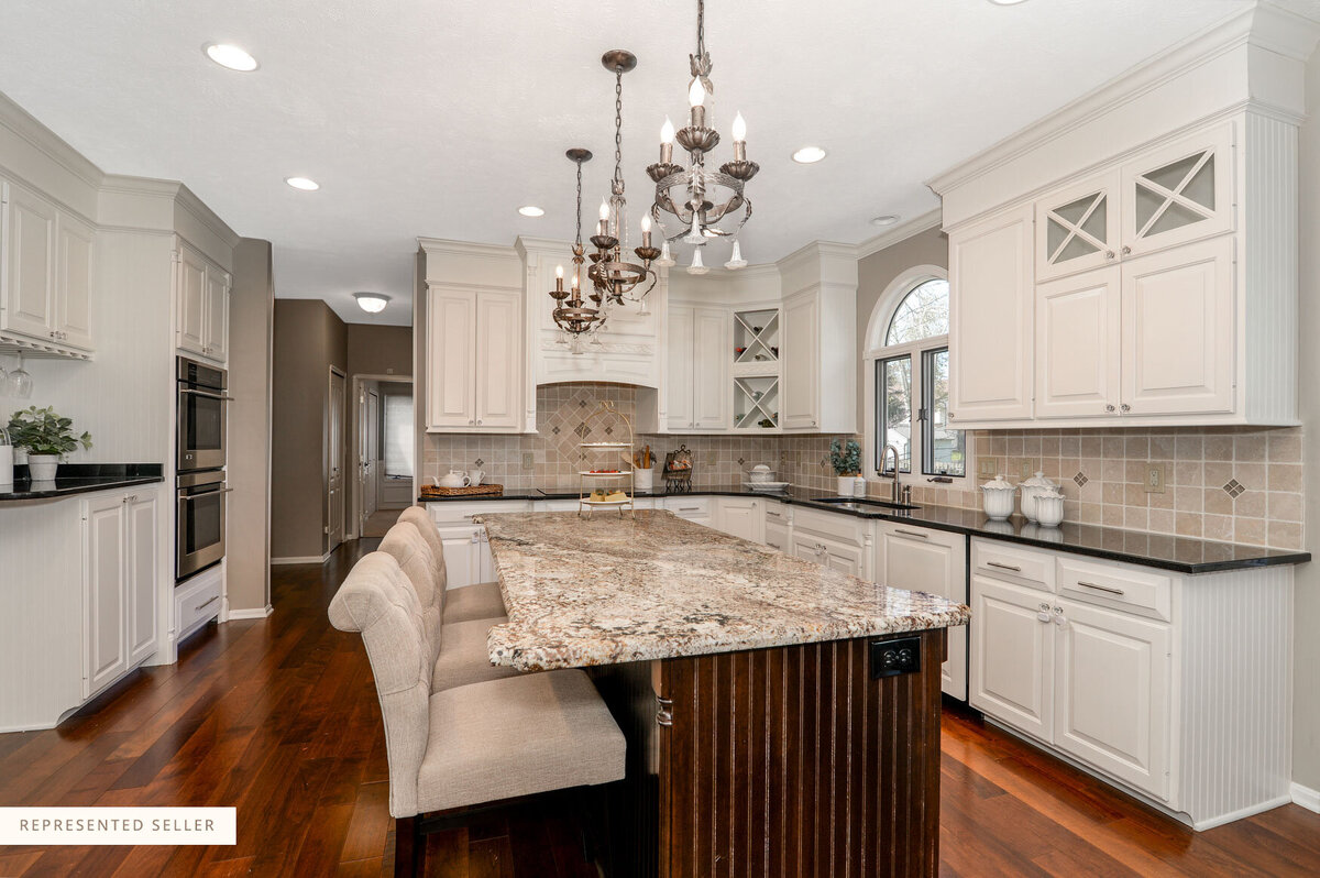 The Elli Group- Cleveland Real Estate Agent - Represented Seller  006