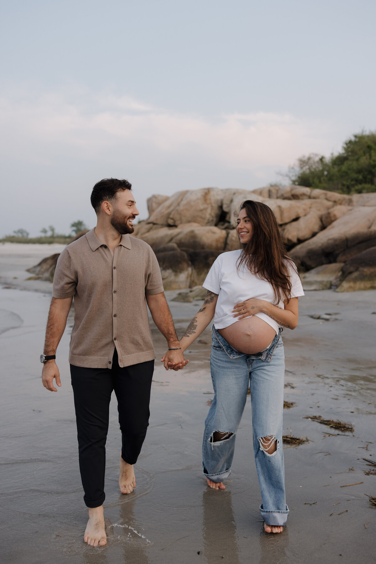 coastal-new-england-maternity-photoshoot-10