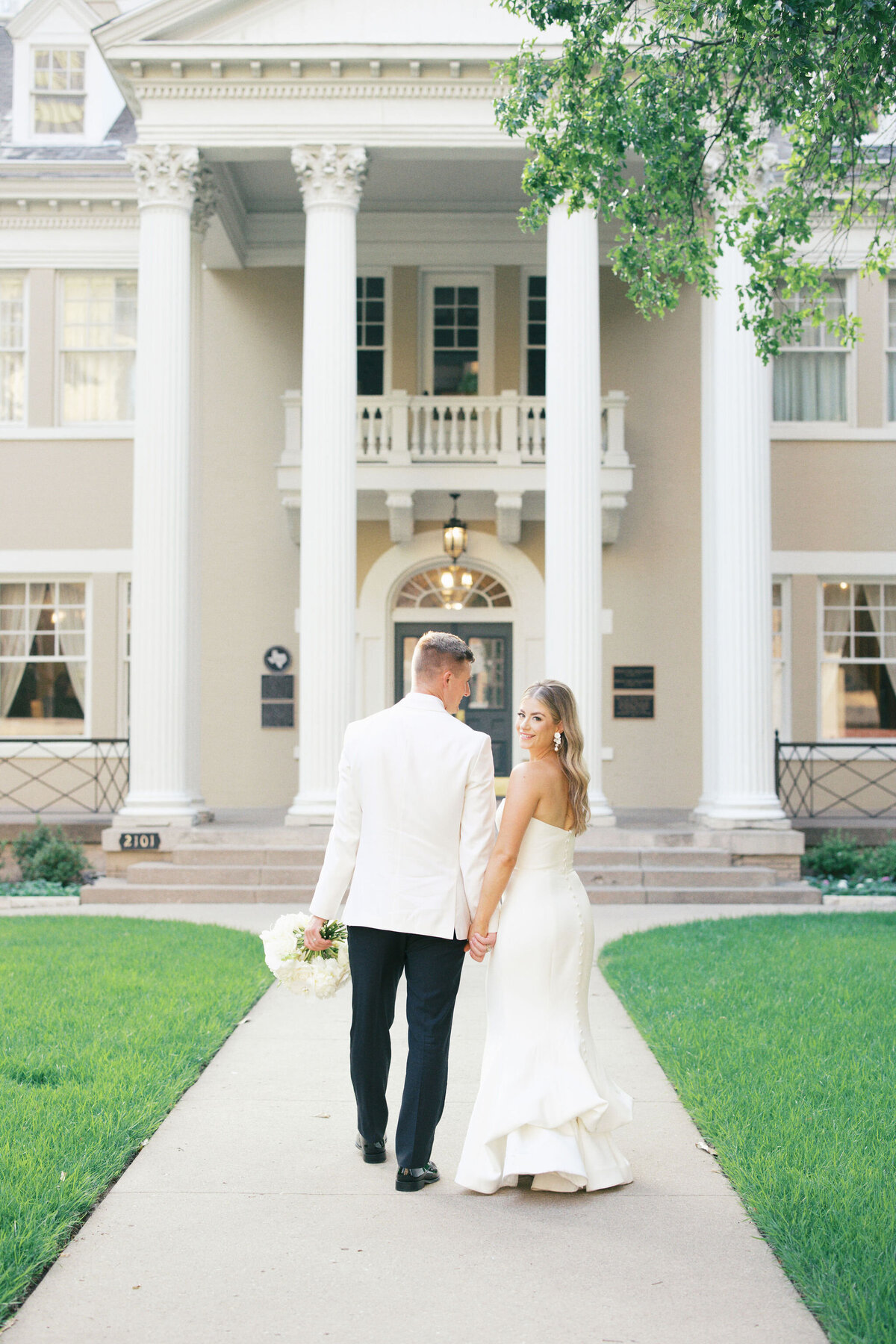 dallas-texas-arts-district-mansion-wedding-photography