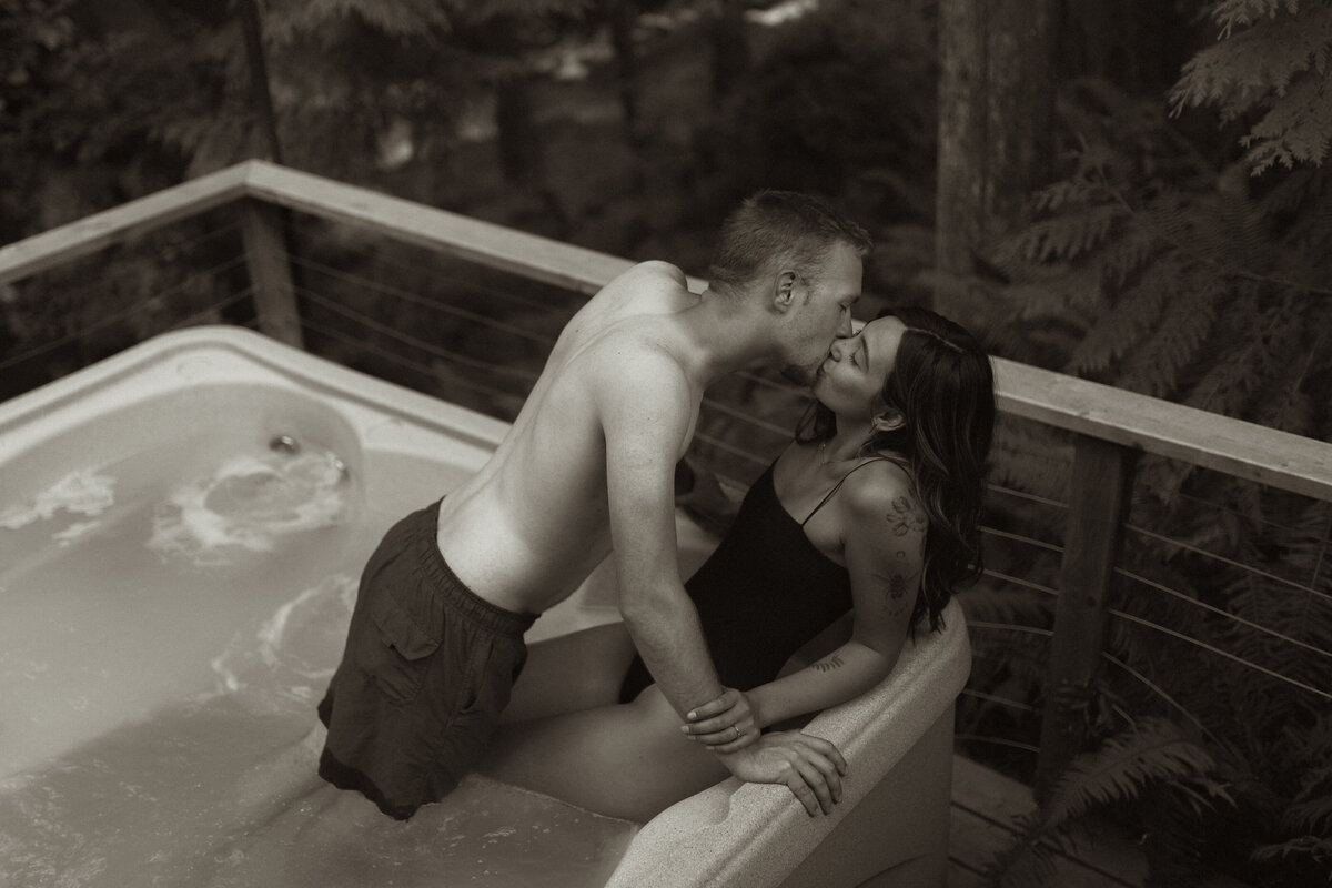 casualcouplesinhomesessionkansascityphotographer-80
