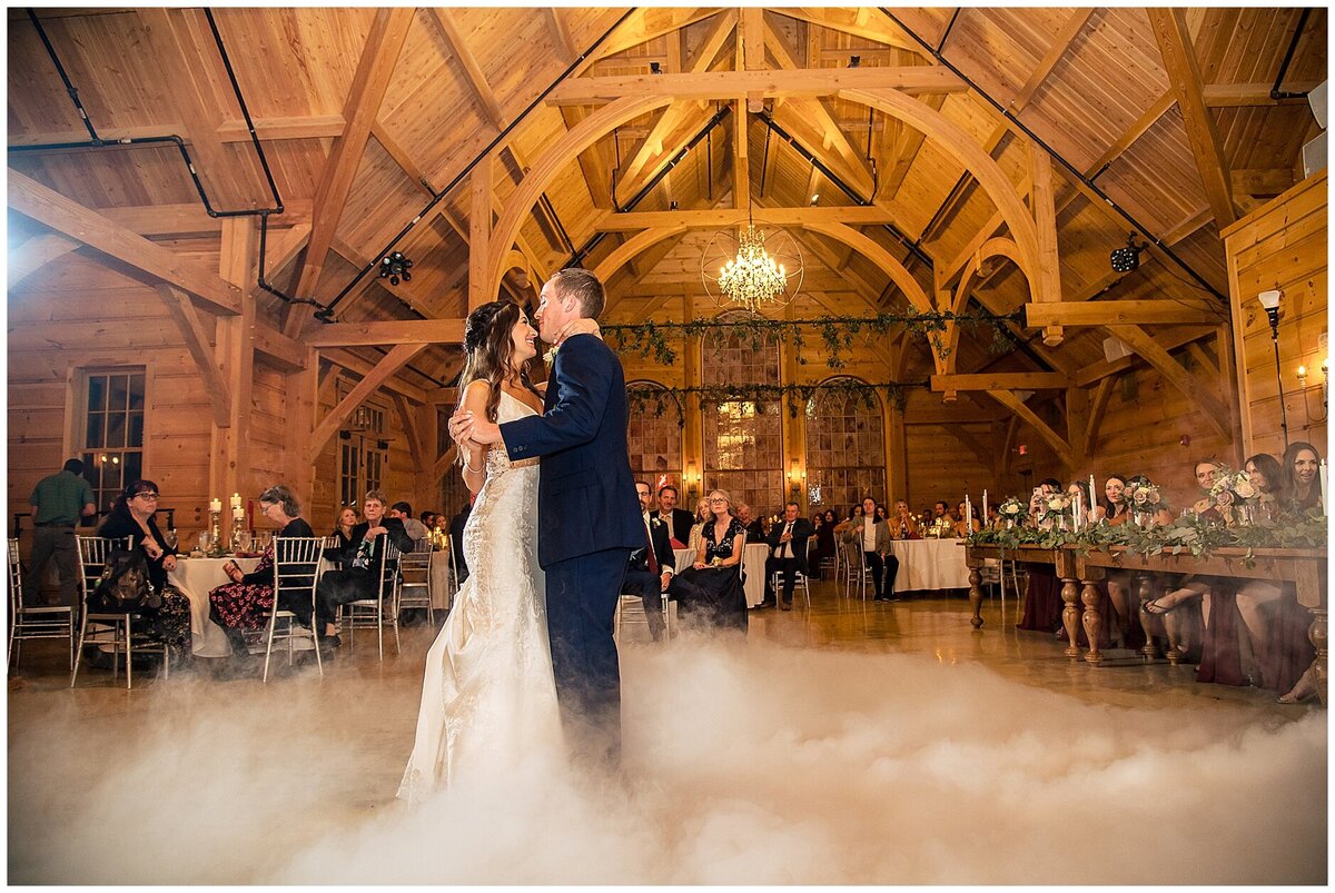 sarah-oberheim-photography-saint-charles-st louis-wedding-photographer-stone-house-saint-charles-wedding-photographer16