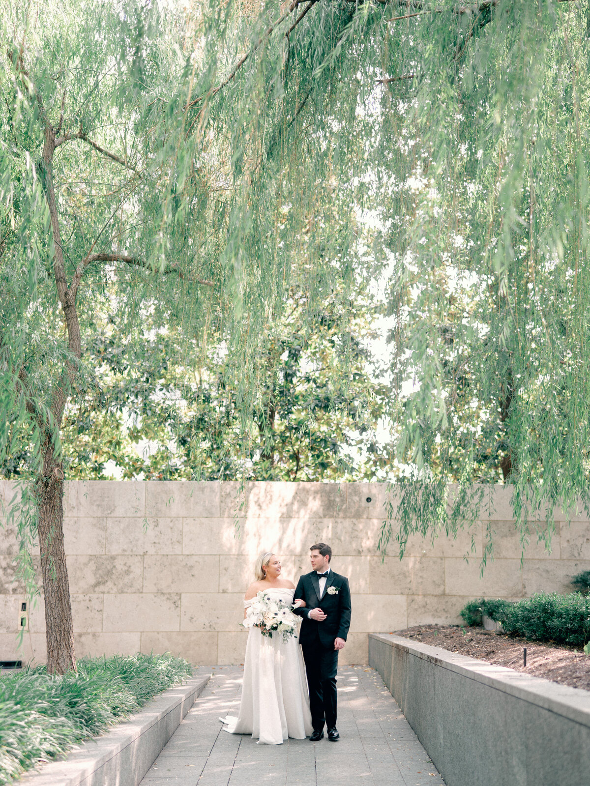 Nasher Sculpture Center Dallas Wedding 742