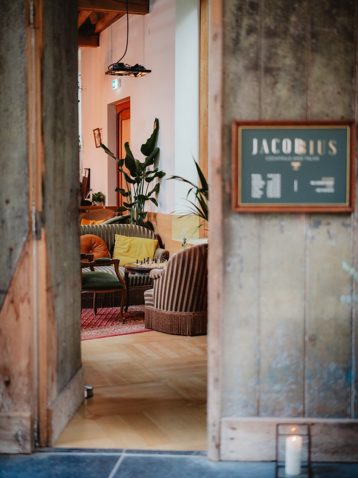 Launch-Bar-Jacobius-35