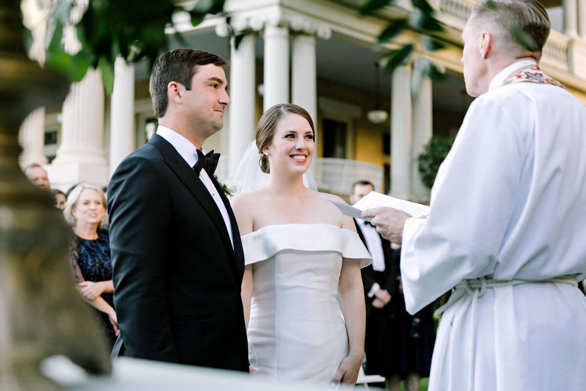 Outdoor wedding ceremony at the Hotel Ella in Austin