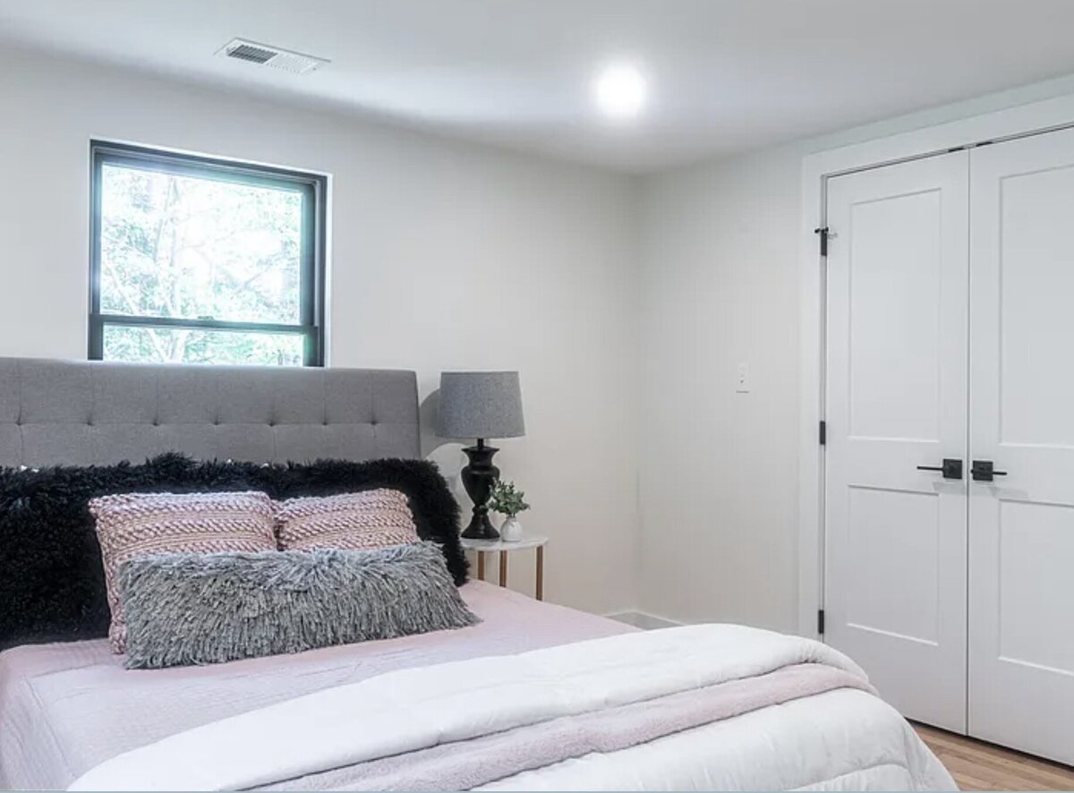 Kelly DeTommaso Elegant Transitions Occupied Home Staging Sellersville PA Primary Bedroom