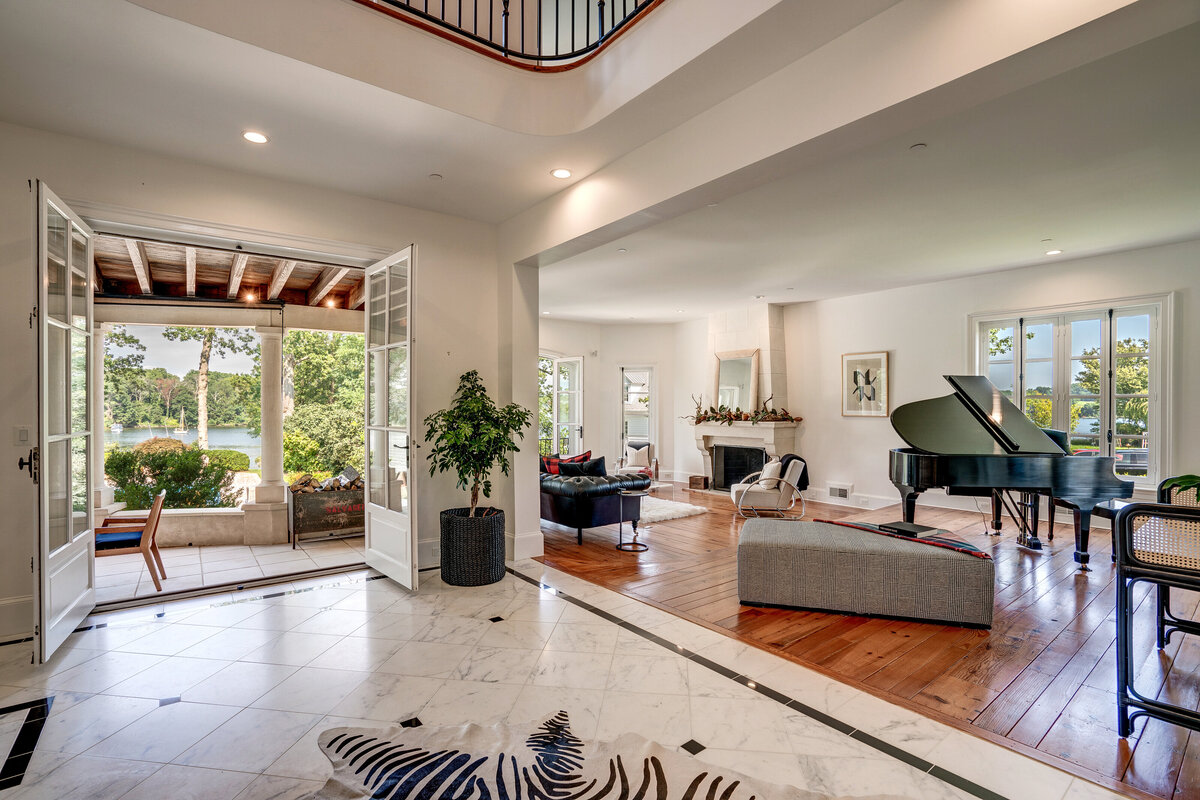 225 wardour dr_0010