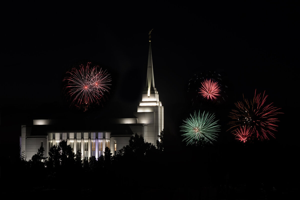 2025-07-04-Y3A5293-rexburg-temple-fireworks