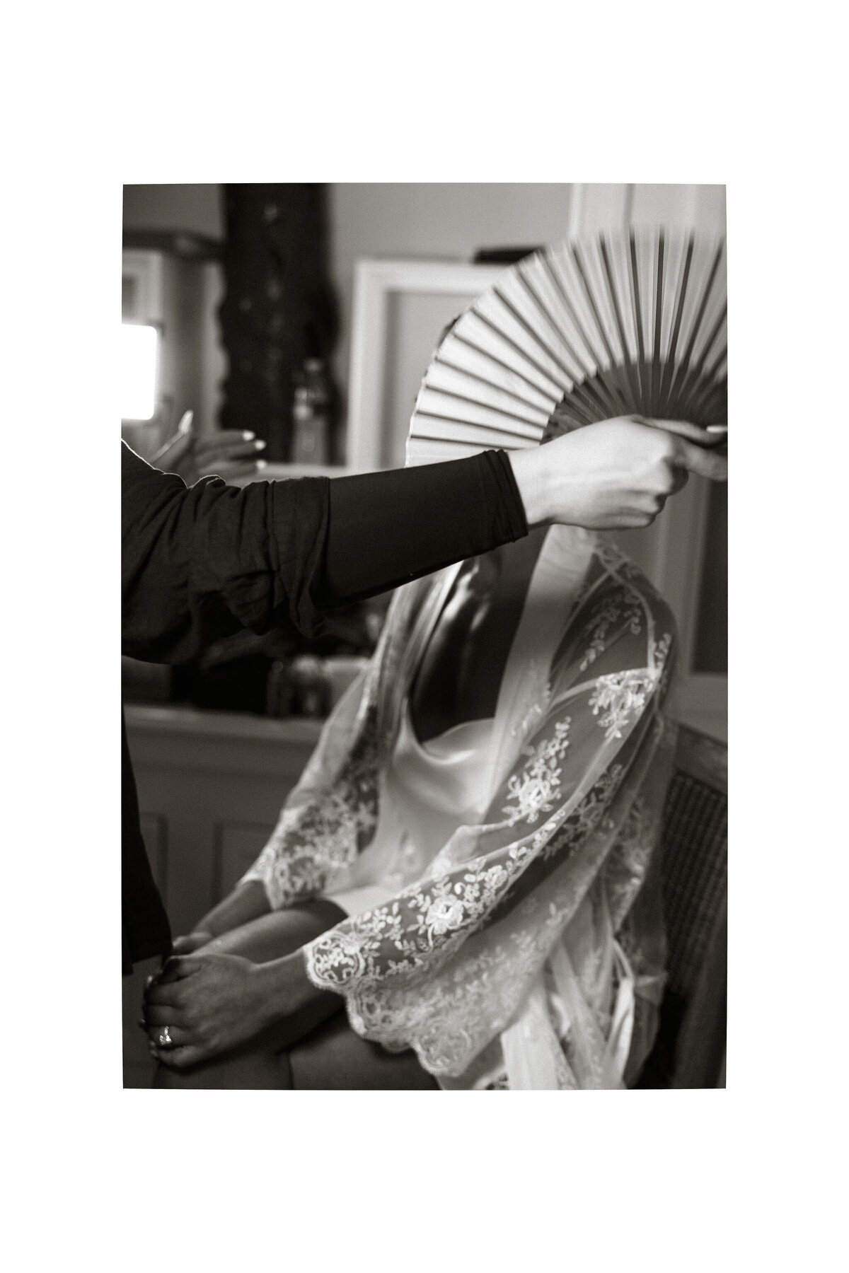 7-bride-getting-ready