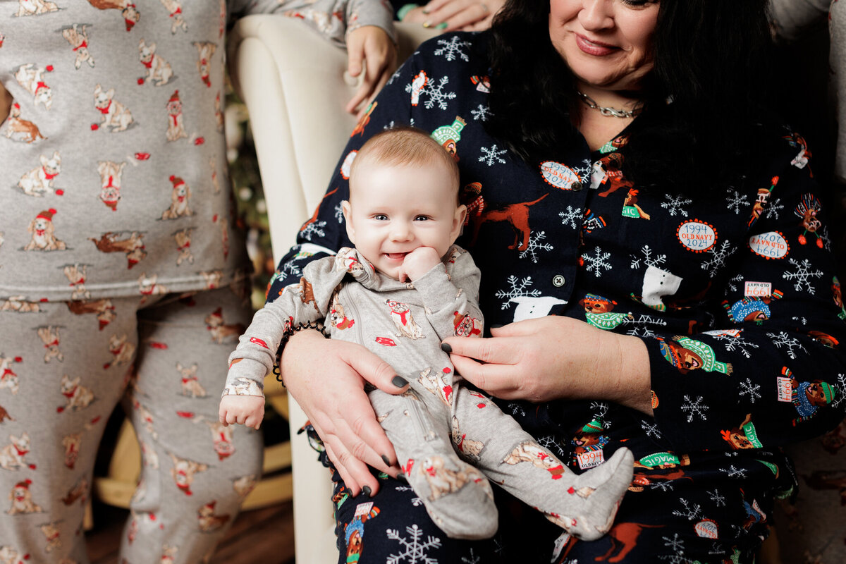 Best NWA holiday photographer, holiday portraits near me, Northwest Arkansas holiday photography, NW Arkansas holiday photos, NWA santa photos