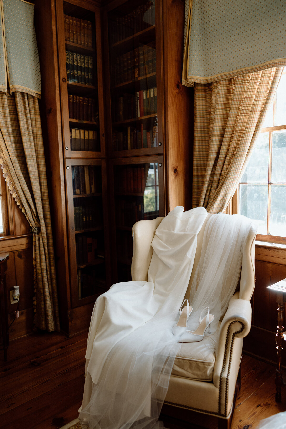 Timeless-Charleston-Tent-Garden-Party-Wedding-PC7A0040