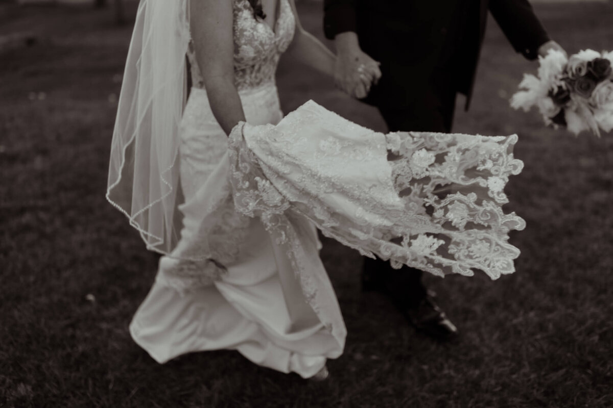 wedding-dress-canyon