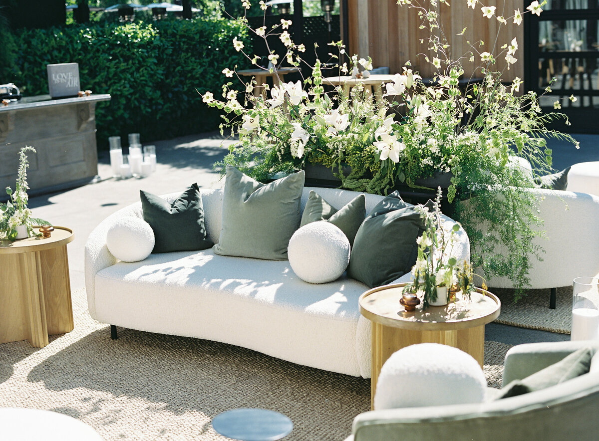 estate-yountville-outdoor-event-lounge-greenery
