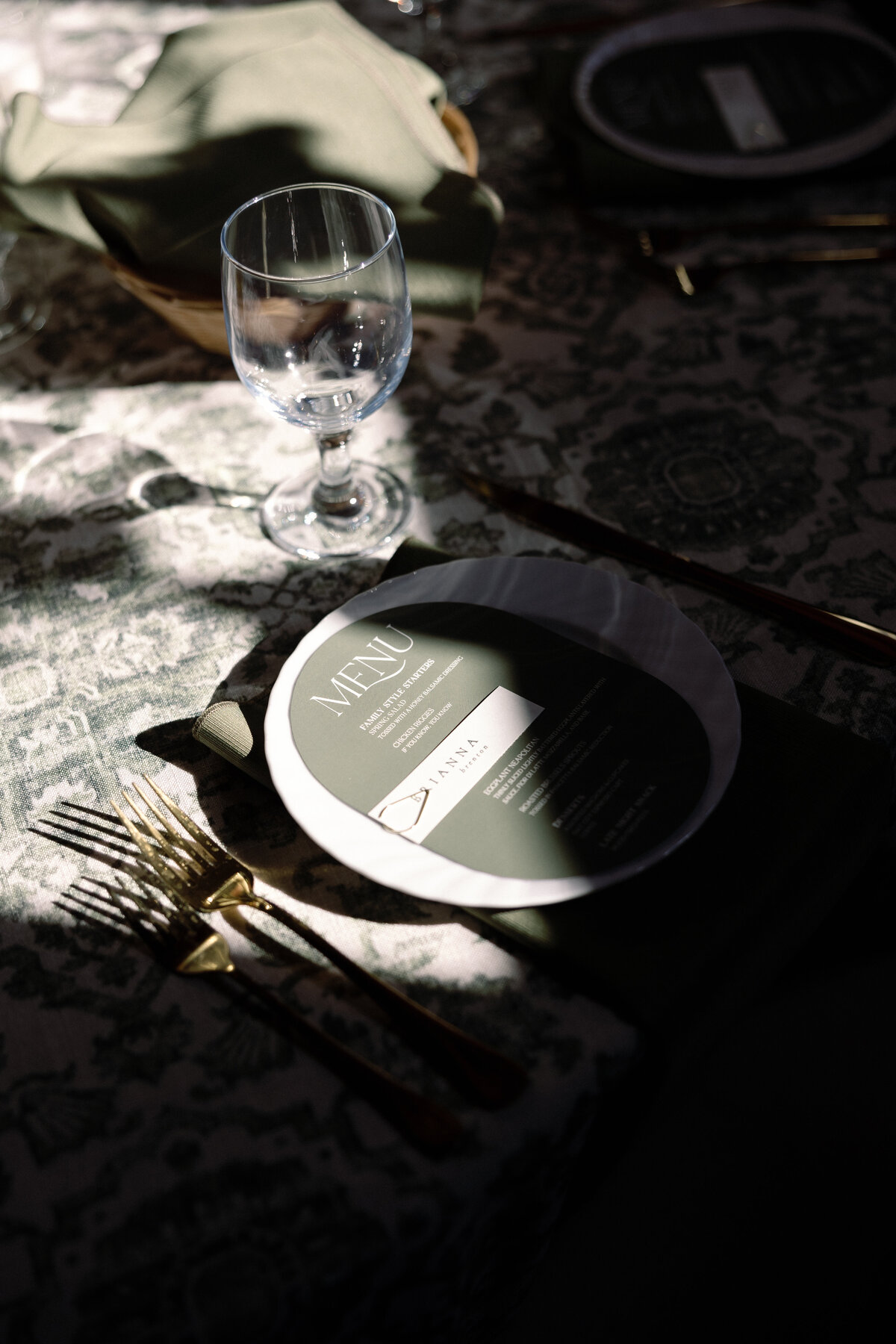 wedding-place-setting-reception