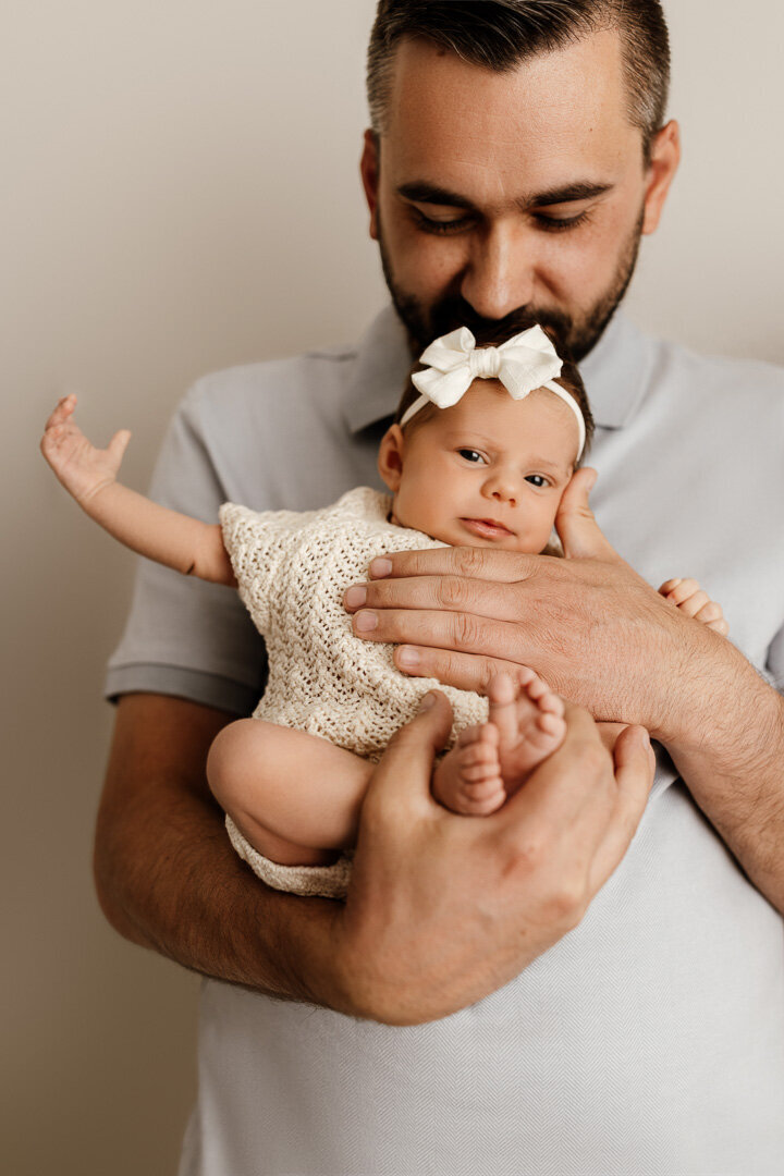 las-vegas-newborn-dad-baby