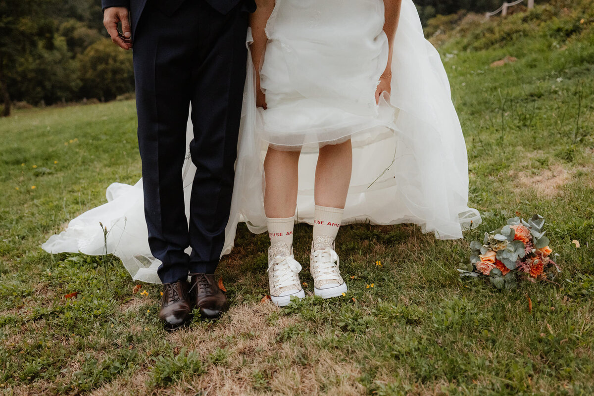 Berenice-et-Remy-mariage-couple-exterieur-foret-details10