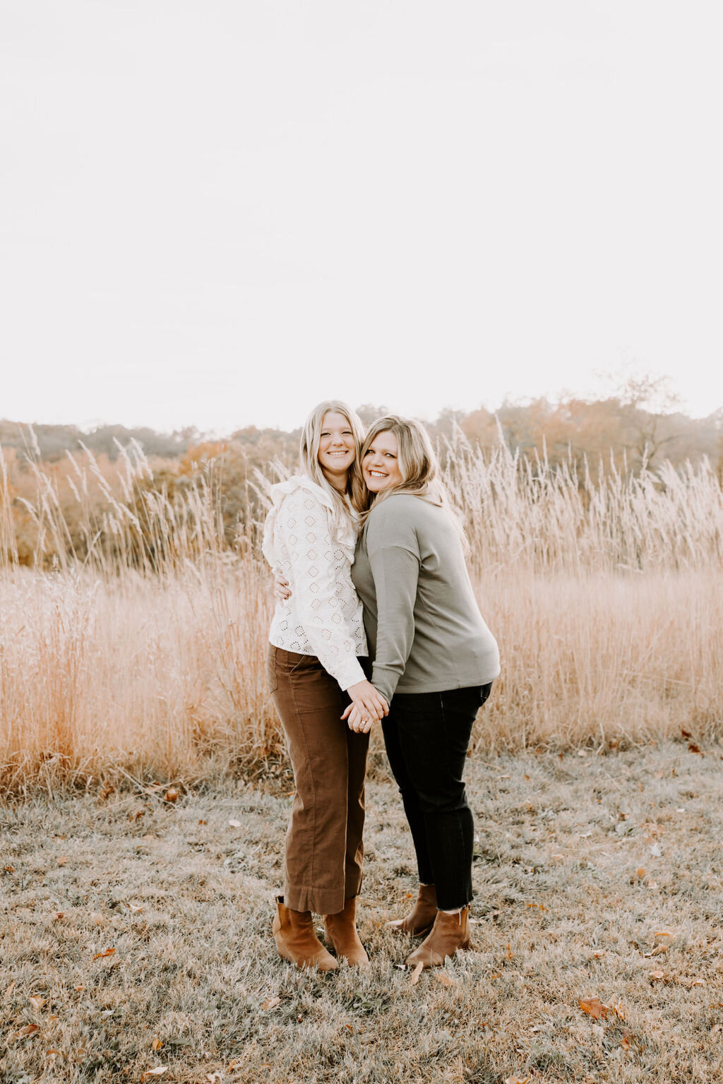 christina_ney_photography_wedding_engagement_lifestyle_photographer_dubuque_iowa_wedding_planning_assistance_adventurous_bold_laidback Family Photography61