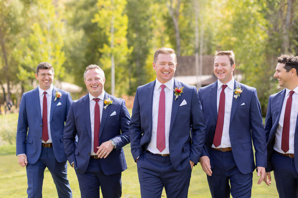 caitlin-david-roaring-fork-club-wedding-groomsmen-2