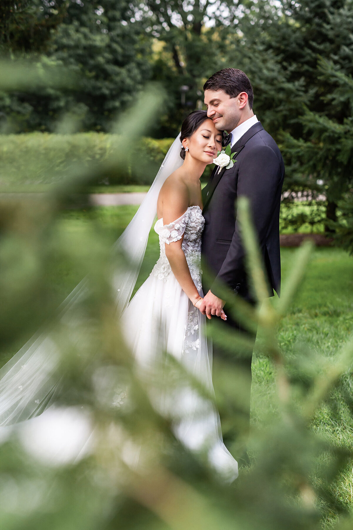 emma-cleary-new-york-nyc-wedding-photographer-videographer-wedding-venue-new-york-botanical-garden-2