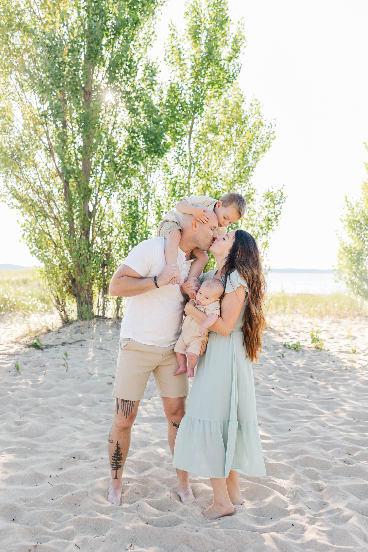 Leah Rohde Photography Traverse City Wedding Photographer Northern Michigan Engagement Weddings Lifestyle Photographer Photography Educator Photography Education11