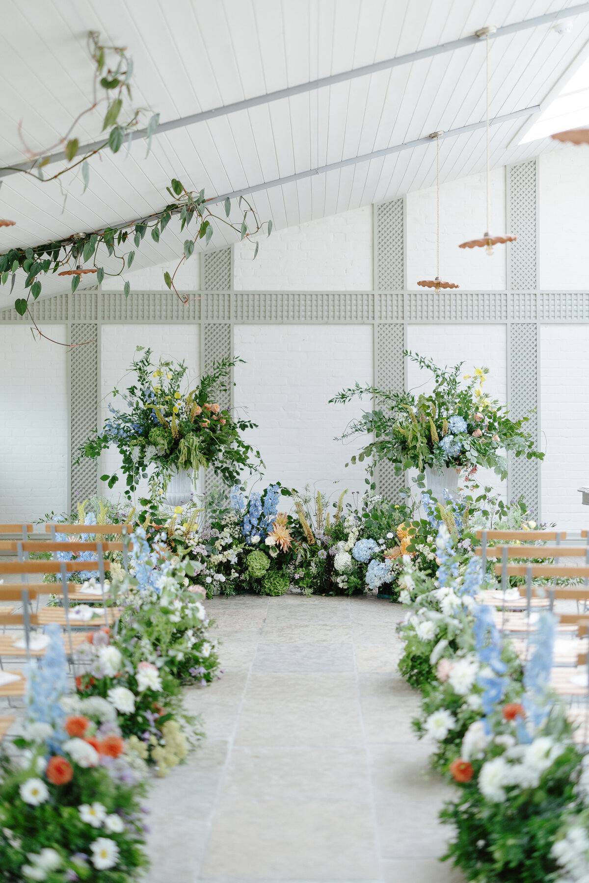 Chloe-Ely-Photography-Nick-Luke-Previews-26_Wizz & Wild Wedding Florals