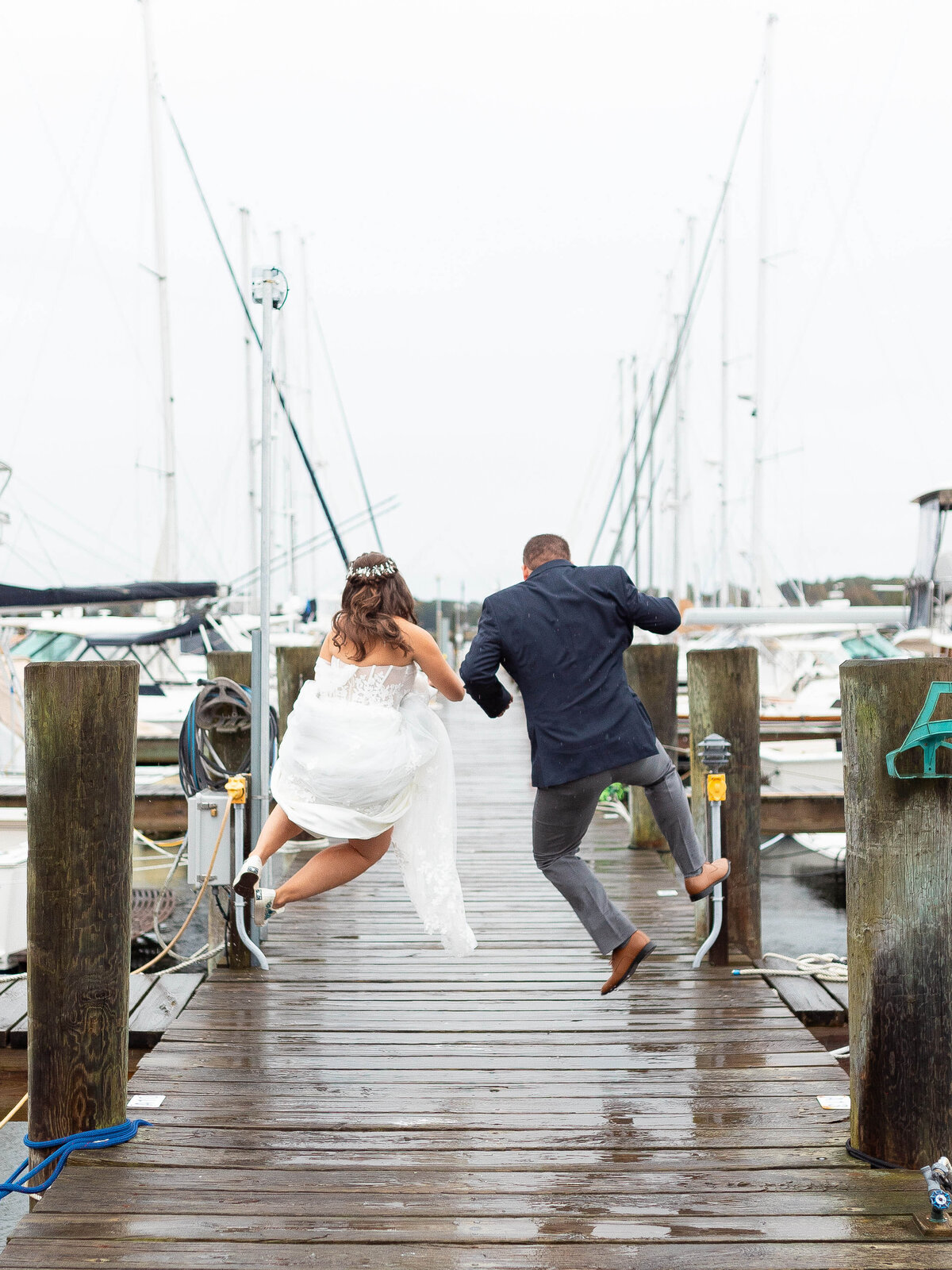 bride-groom-dock-yacht-club