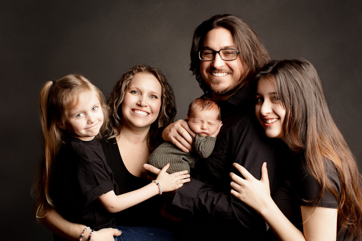 NWA family photographer, Northwest Arkansas best family photography, family portraits near me, professional family photos, family photography packages