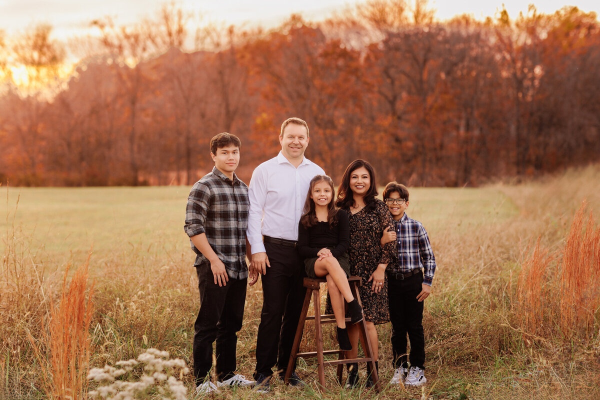 NWA family photographer, Northwest Arkansas best family photography, family portraits near me, professional family photos, family photography packages