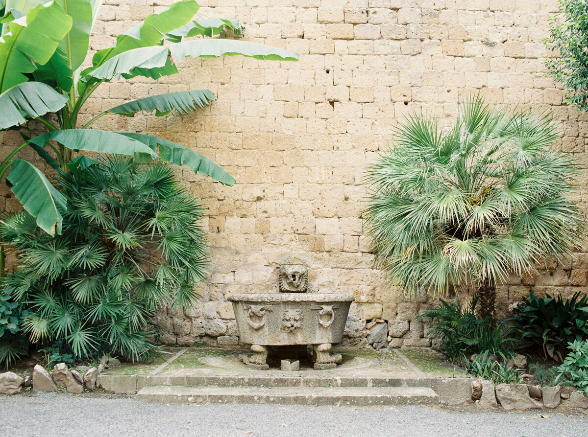Maïlys Fortune Photography Husband Wife Wedding Weddings Photography France Switzerland Italy Timeless Dreamy Imagery Bilingual French English Destination Weddings Destination Wedding Provence French Riviera Paris Lake Como Tuscany26