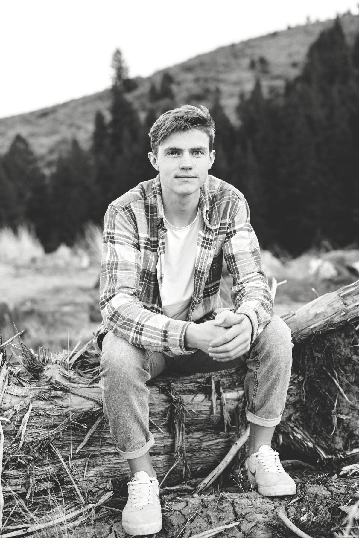 1jamiefindlayphotographypocatelloseniorphotography-72bw 