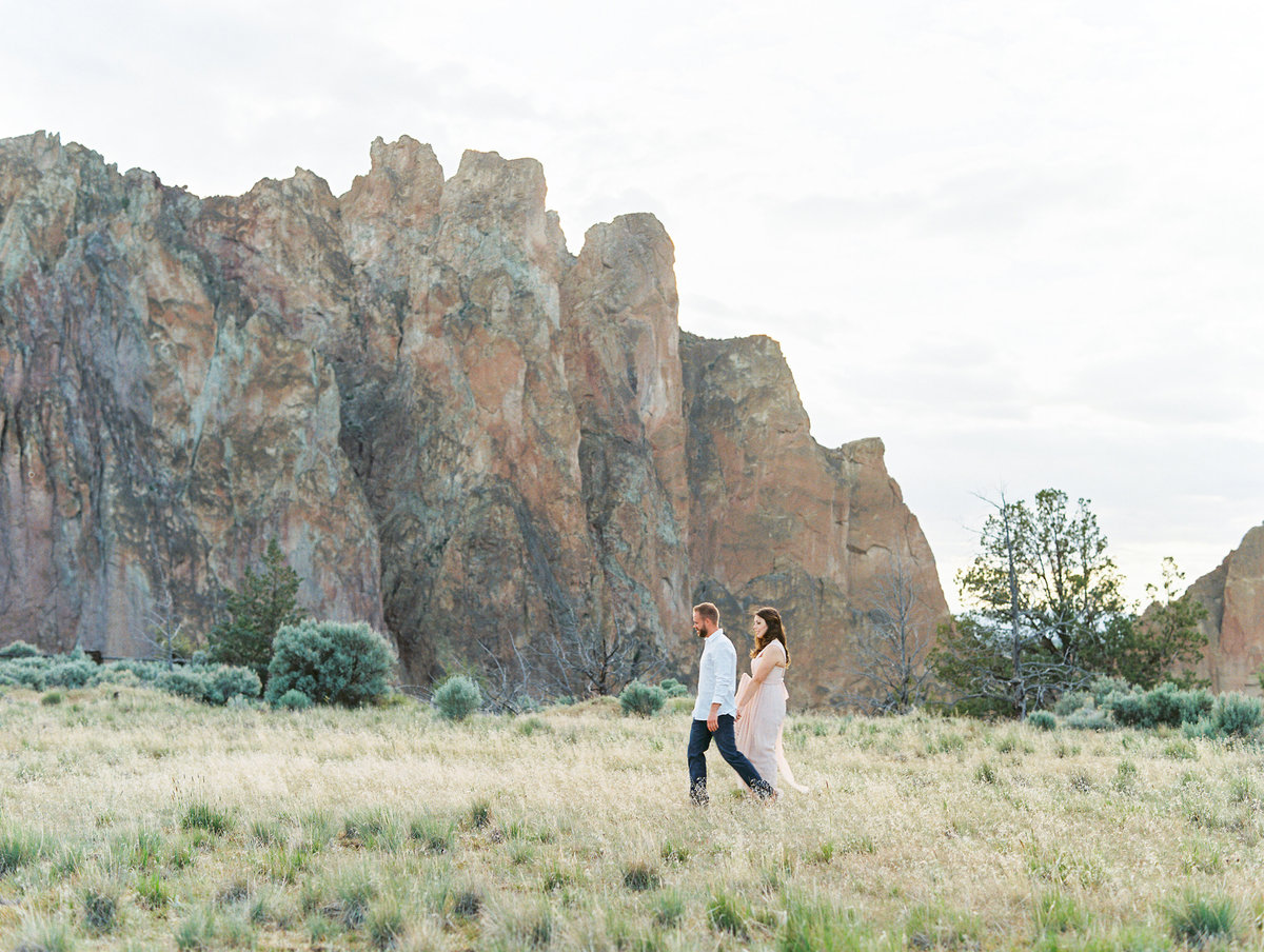 38-smith-rock-oregon-engagement-photos