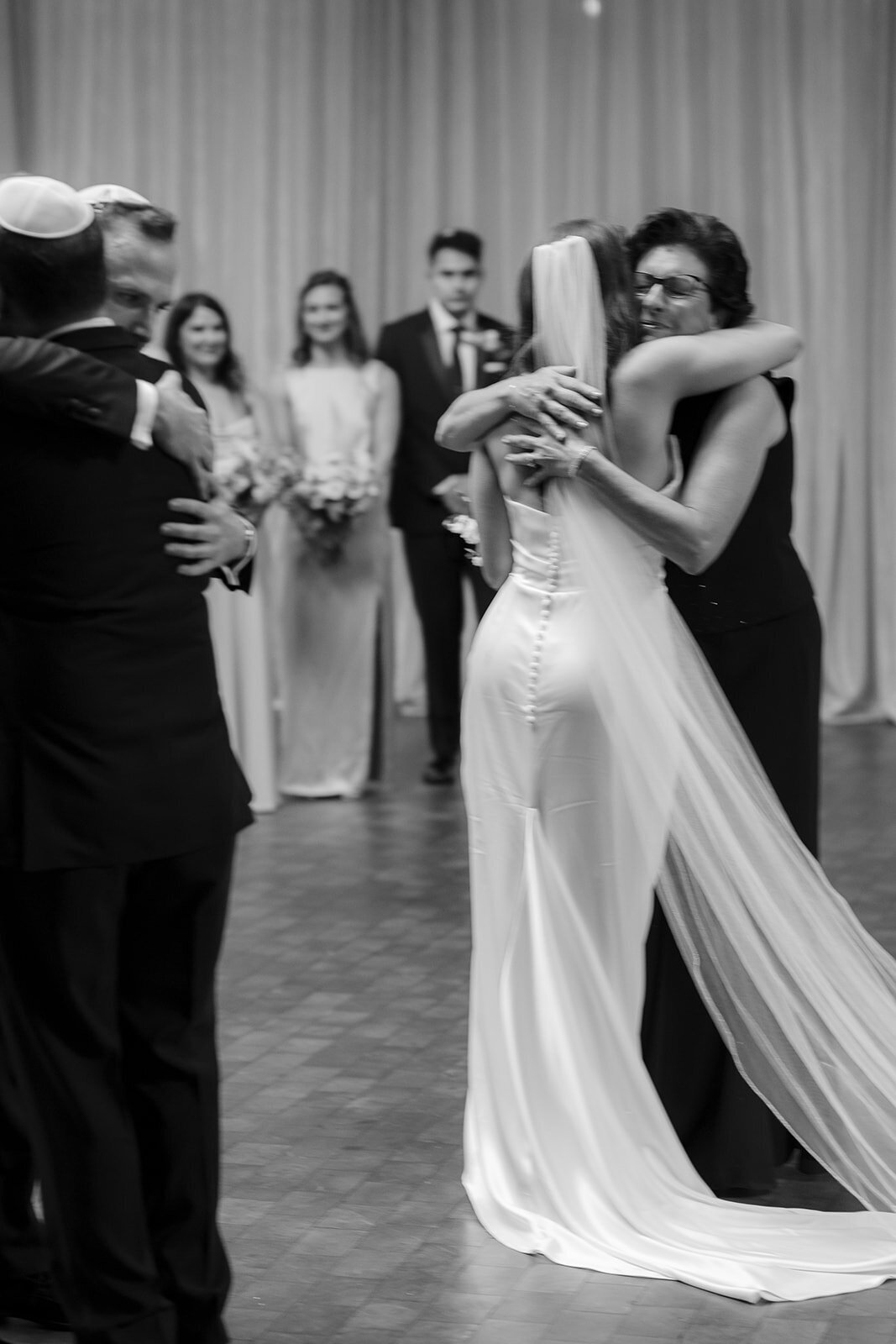 Courtney_Davidson_Photography_Rockwell_on_the_River_Chicago_Wedding_44