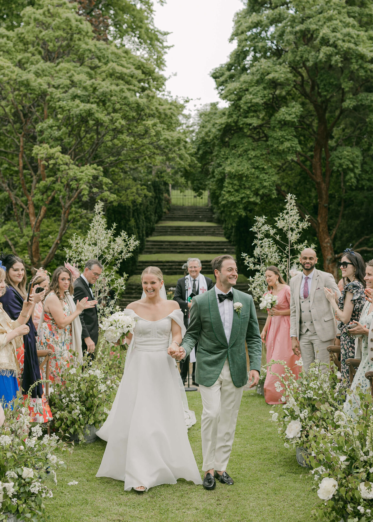 chloe-winstanley-weddings-cotswolds-cornwell-manor-garden-outdoor-ceremony-exit