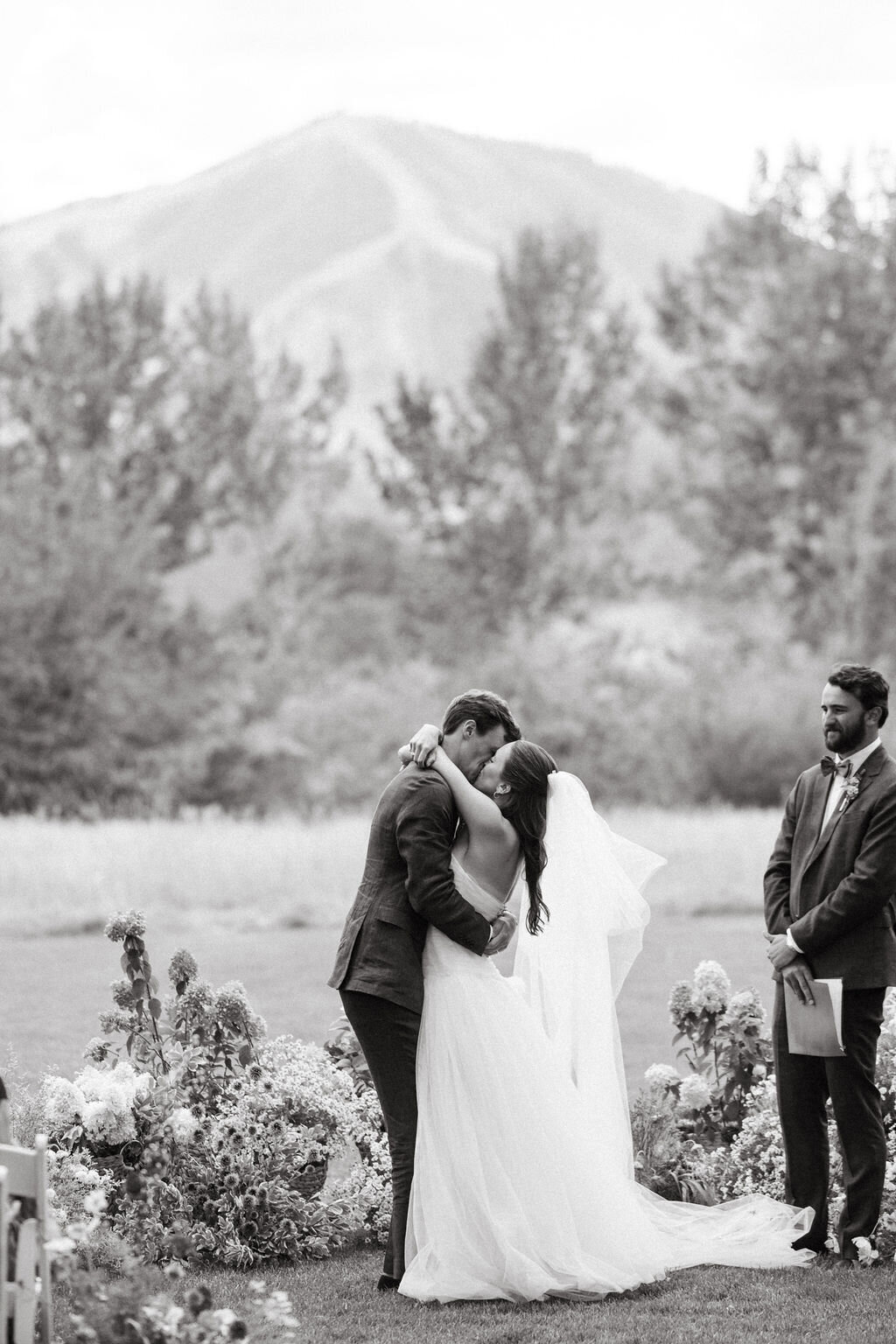@SofiaDeWolfePhotography-E+J-Previews-6737-2