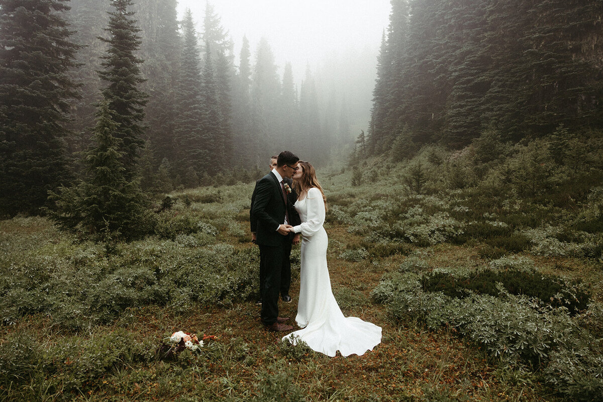 MtRainierSmallWedding-DallinHazard-119