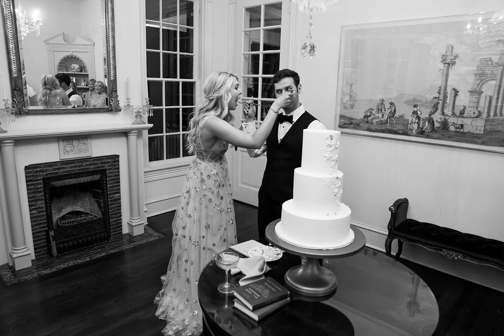 woodbine-mansion-texas-wedding-cake-cutting-sarah-block-photography-1