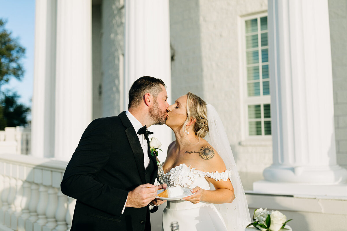 amber-mcwhorter-photo-whitehurst-elopement-chantilly-chic-celebrations-0571