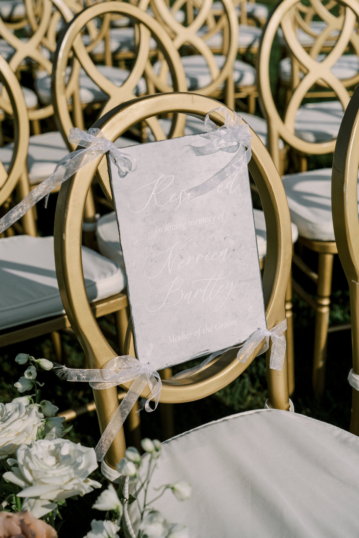 Ideas-for-Memorial-at-Wedding-Wedding-In-Newport-Sarah-Brehant-Events