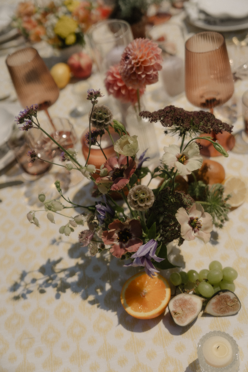 summer-beach-wedding-floral-centerpiece-ct