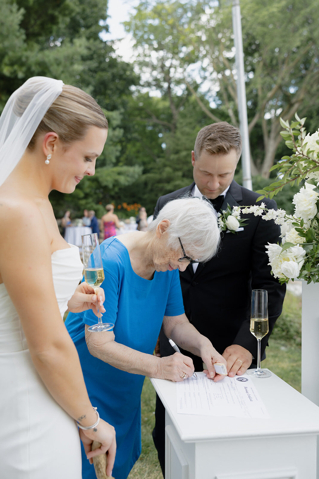 loui_photography_wayzata_intimate_wedding_jules_matt_-74