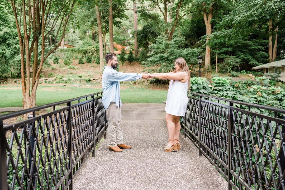 Elli-Row-Photography-CatorWoolford-Gardens-Engagement_3112